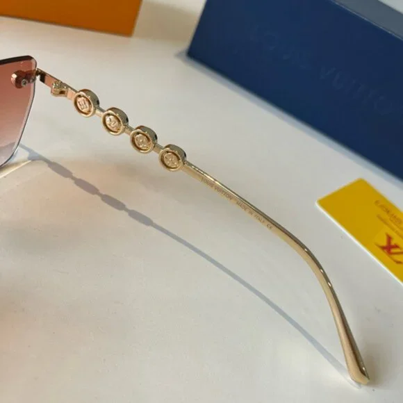 Louis Vuitton Women's Gold Sunglasses Sunglasses